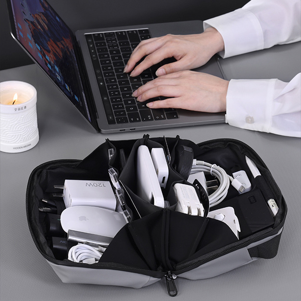 Tech Accessories Travel Bag - 1 adet seyahat teknoloji çantası, su